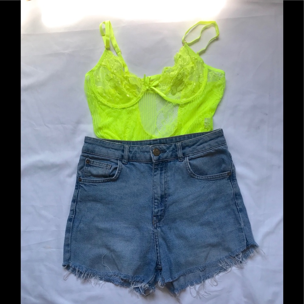 BDG High waist shorts 28